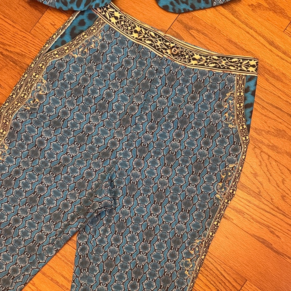 Elegant Blue and Gold Women's Pantsuit - Picture 3 of 7
